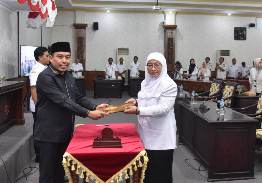DPRD Sumenep Gelar Penandatanganan Persetujuan Bersama Bupati Terhadap Raperda RPJPD Tahun 2025 – 2045