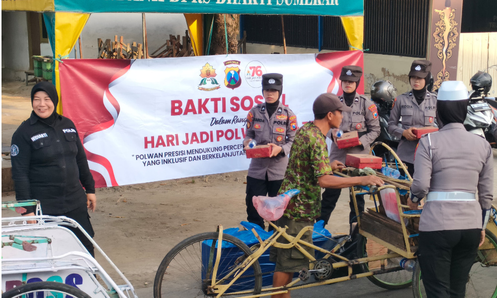 Polwan Polres Sumenep Gelar Bakti Sosial Ke Abang Becak