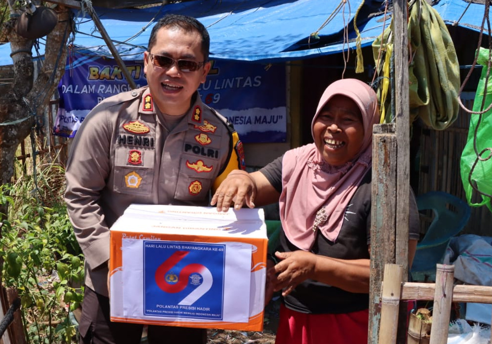 Polres Sumenep Gelar Bakti Sosial Sambut HUT Lalulintas Bhayangkara&nbsp;Ke-69