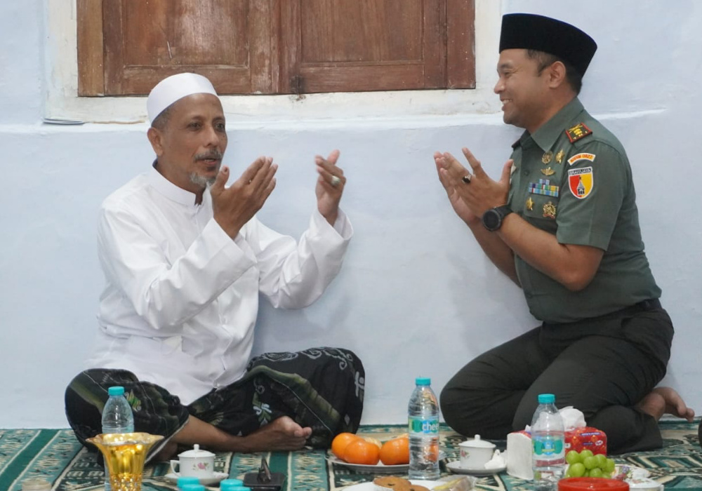 Silaturahmi Dandim Sumenep Dengan Habib Alwi Zainal&nbsp;Abidin
